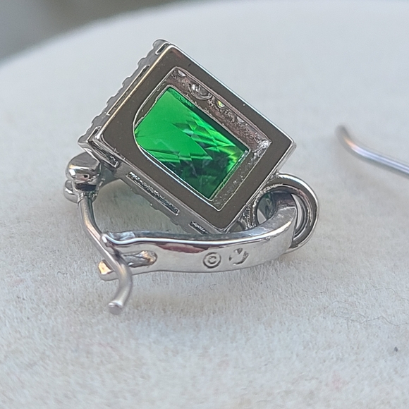 Swarovski Angelic Rectangular Pierced Earrings, Green, Rhodium Plated- Excellent - Picture 9 of 9